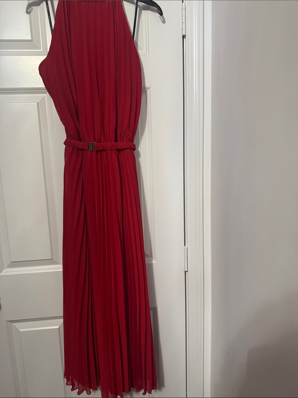 Elegant Red Pleated Midi dress